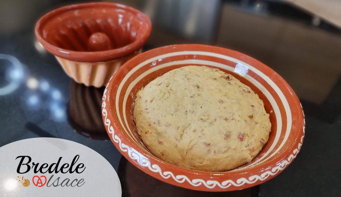 Kouglof salé aux noix et lardons