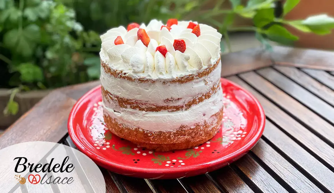Layer Cake aux fraises et chantilly mascarpone